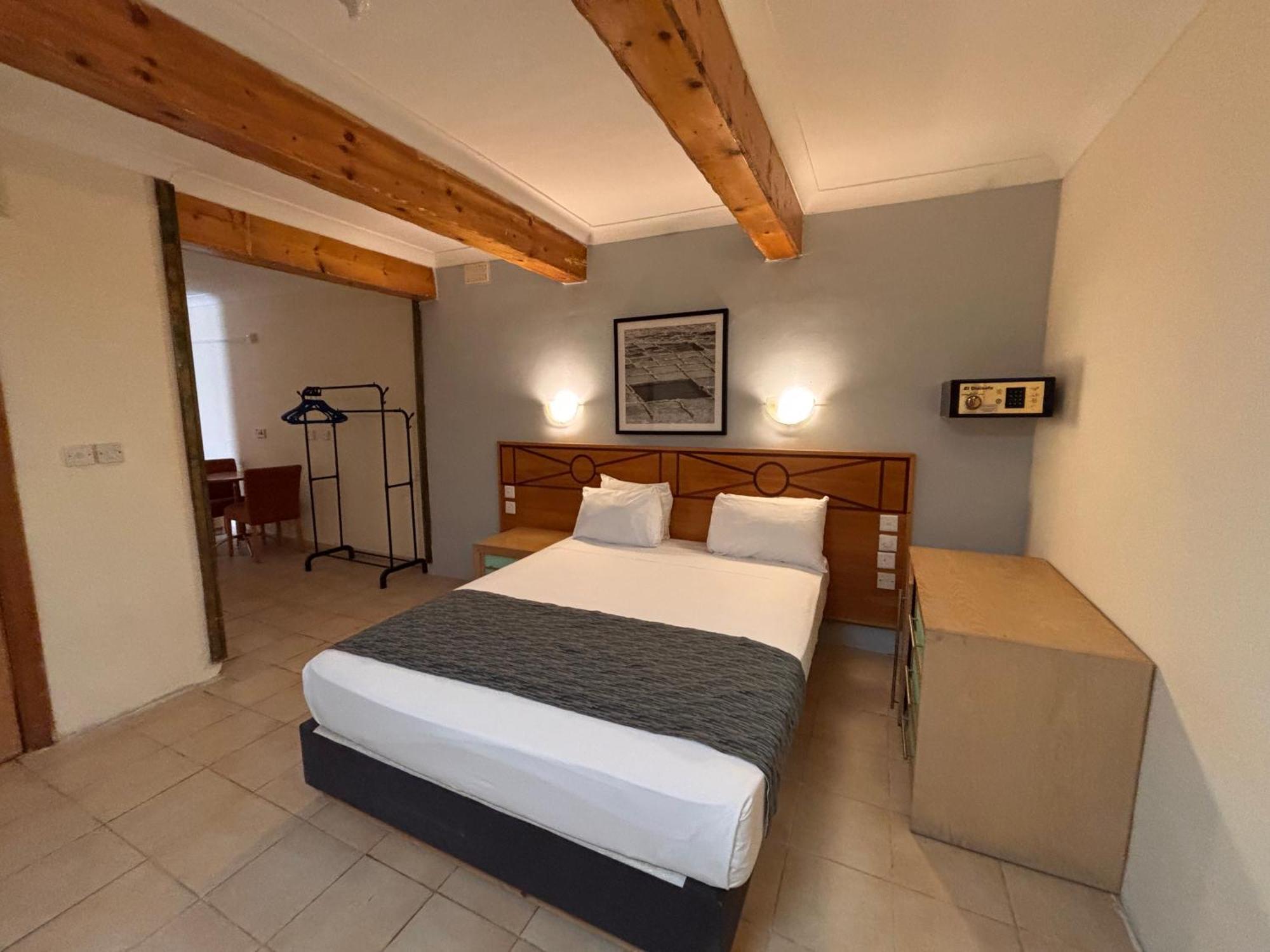 The San Anton Hotel St. Paul's Bay Room photo